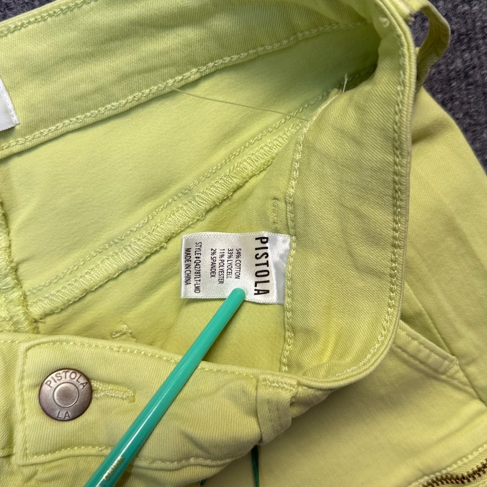 Pistola Mid Rise Soft Denim Shorts Limeade Green NWT Size 29 Zipper Pockets - Picture 7 of 8